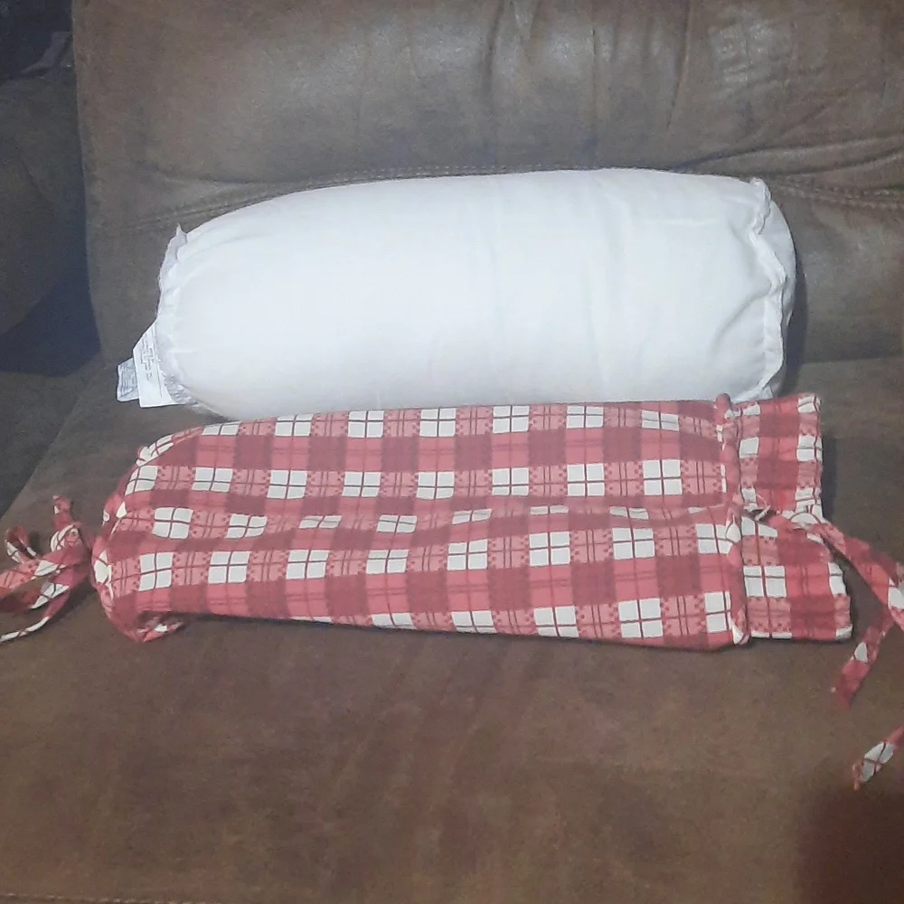 Neck roll pillow